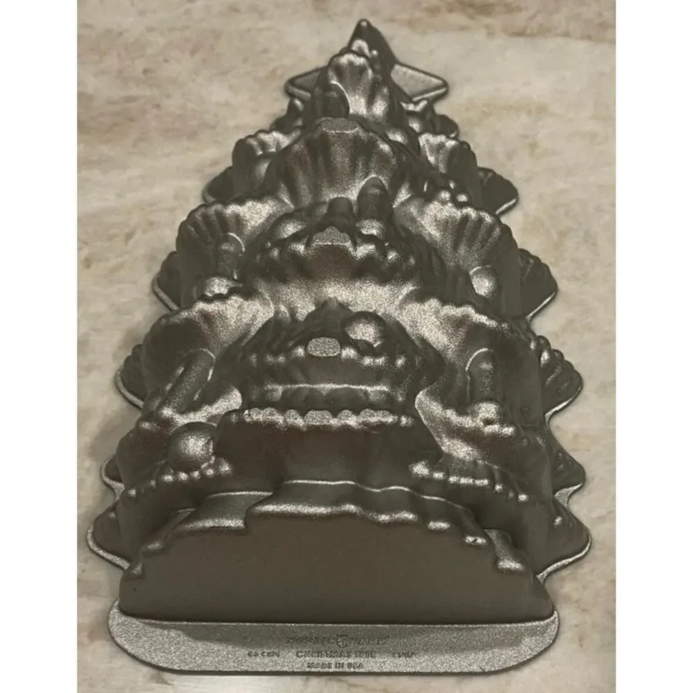 Nordic Ware Christmas Tree Mold Cake Pan 4.5 cups 11